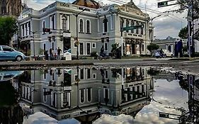 Hotel Aguila